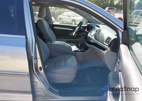 2015 Toyota Highlander Le Plus V6 z USA, uszkodzony, nr VIN 5TDBKRFH2FS194962